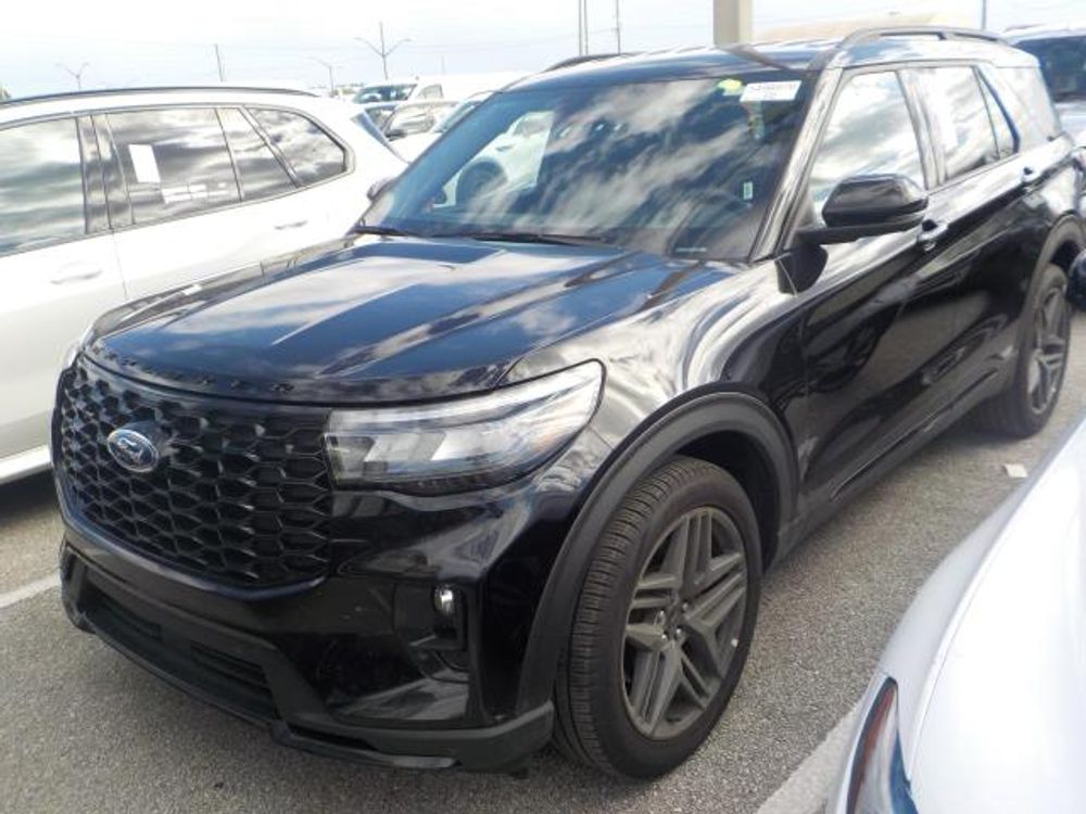 2025 Ford Explorer ST-Line