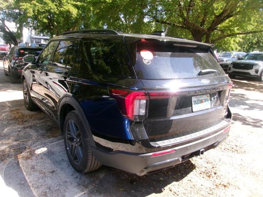 2025 Ford Explorer ST-Line