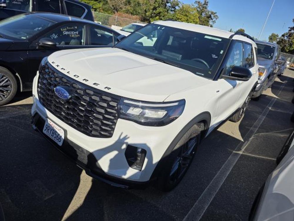 2025 Ford Explorer ST-Line