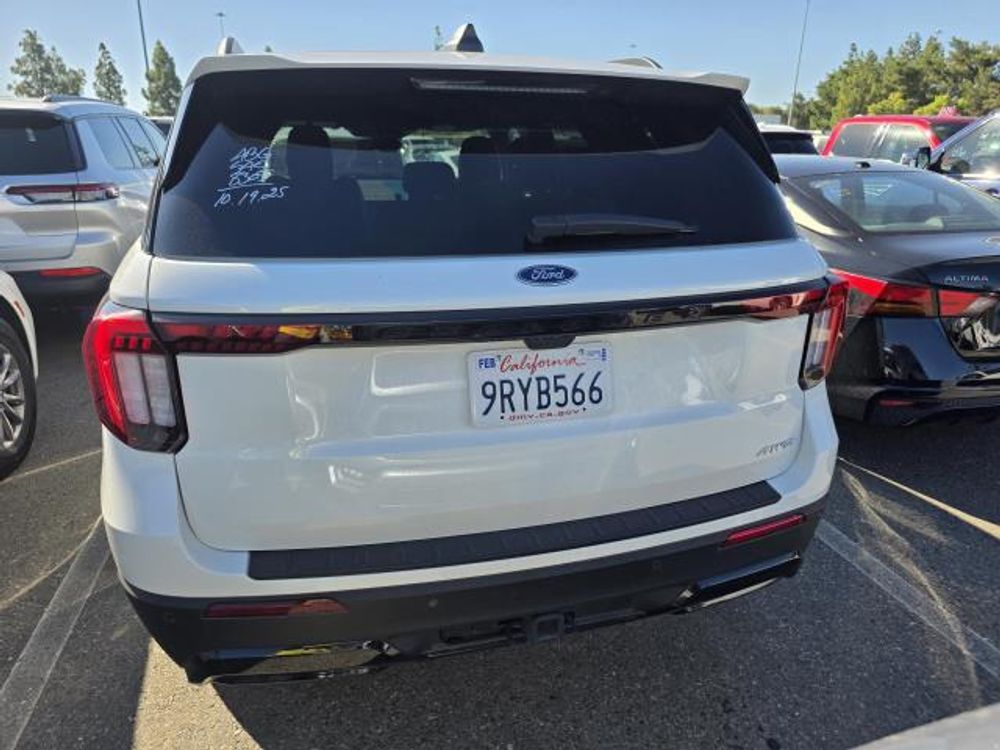 2025 Ford Explorer ST-Line