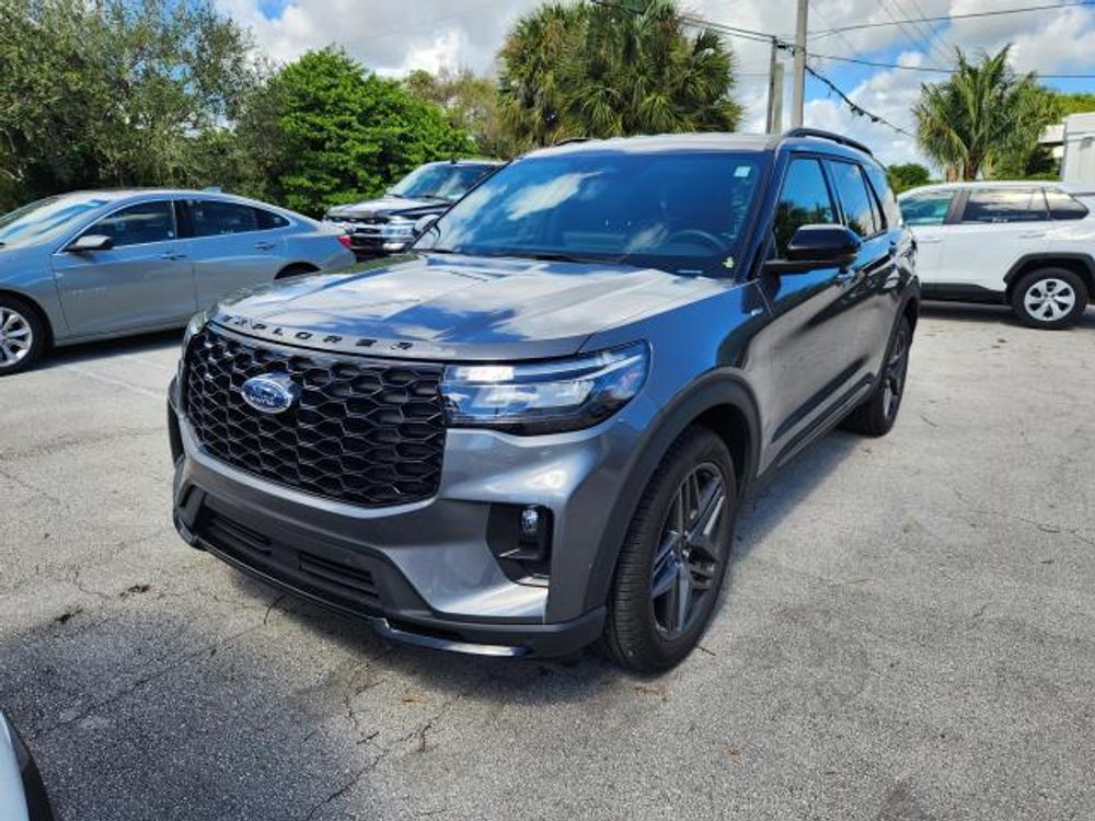 2025 Ford Explorer ST-Line