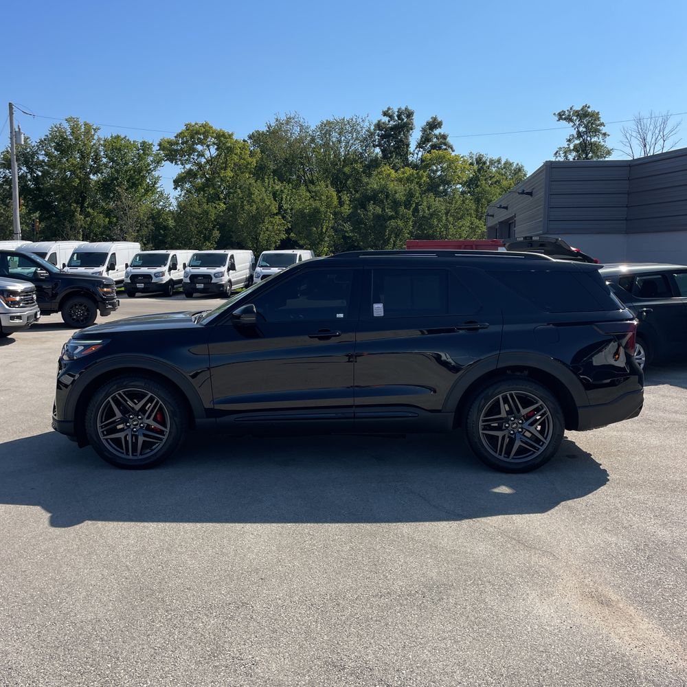 2025 Ford Explorer ST