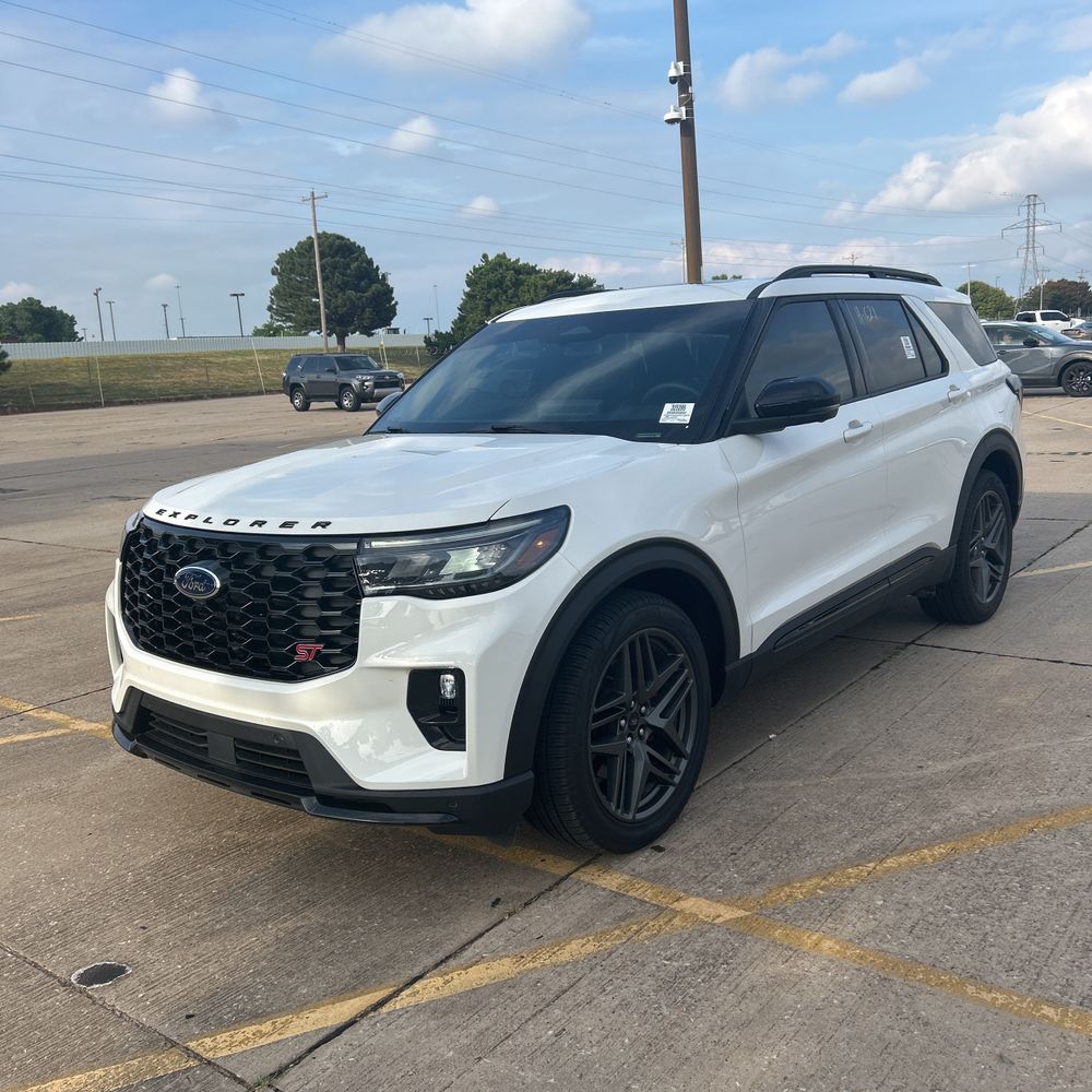 2025 Ford Explorer ST