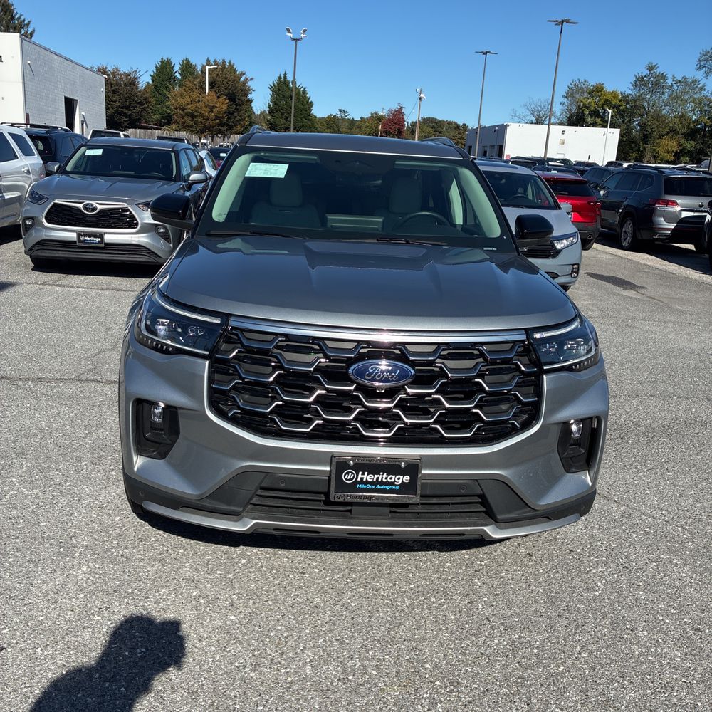 2025 Ford Explorer Platinum
