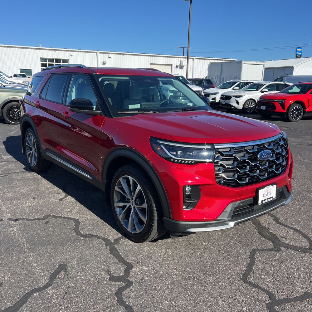 2025 Ford Explorer Platinum