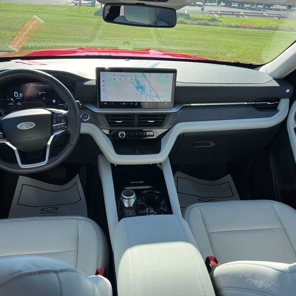 2025 Ford Explorer Platinum