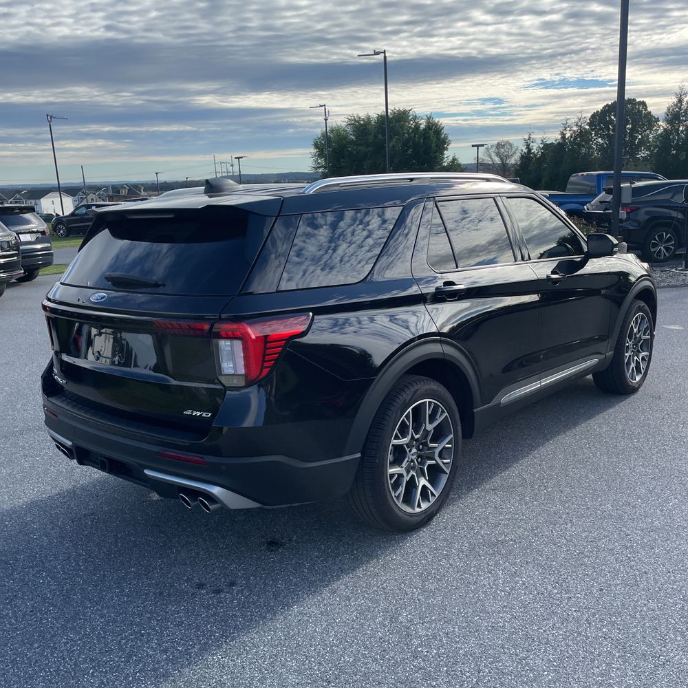 2025 Ford Explorer Platinum