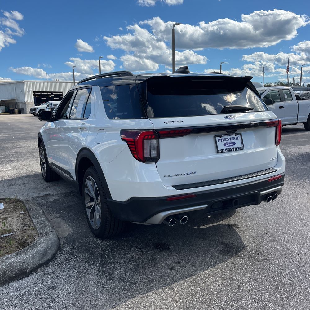 2025 Ford Explorer Platinum