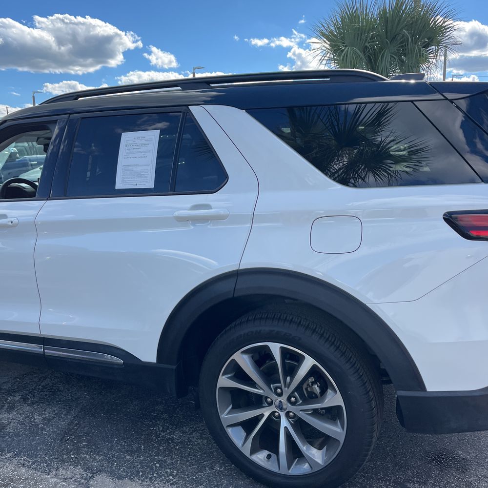 2025 Ford Explorer Platinum