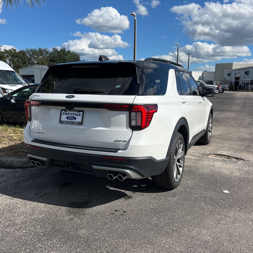 2025 Ford Explorer Platinum