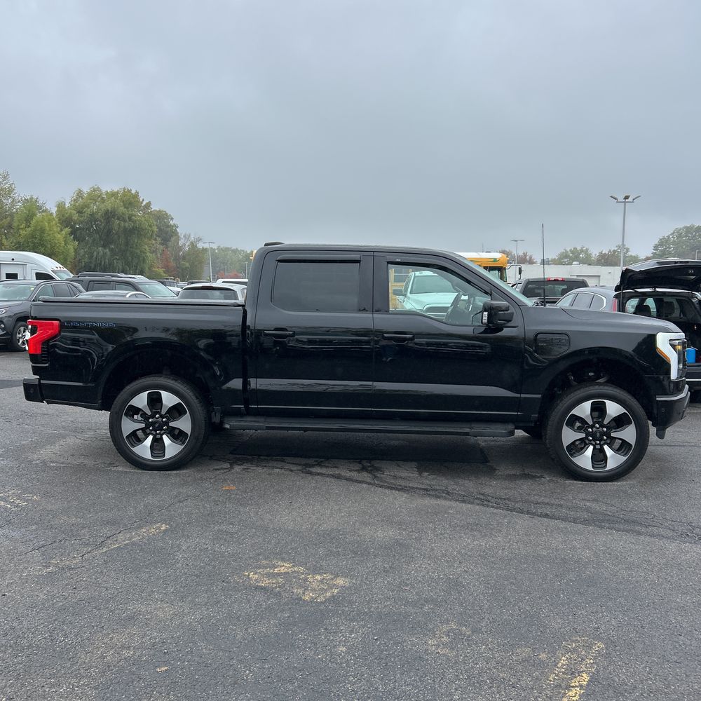 2022 Ford F-150 Lightning Platinum