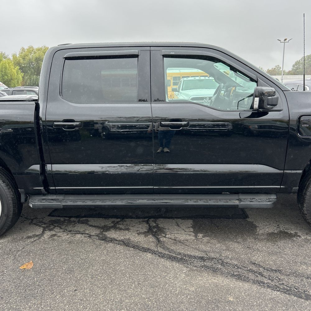 2022 Ford F-150 Lightning Platinum