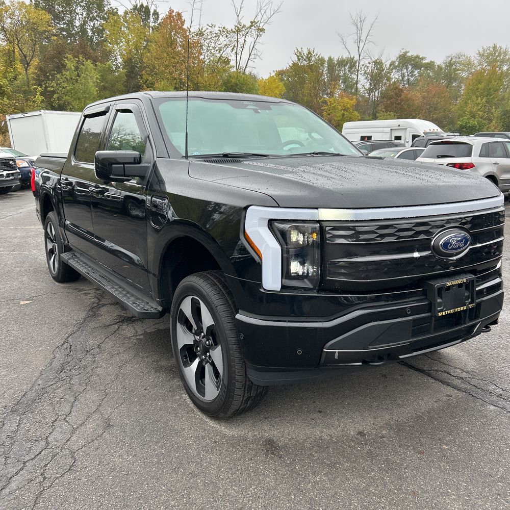 2022 Ford F-150 Lightning Platinum