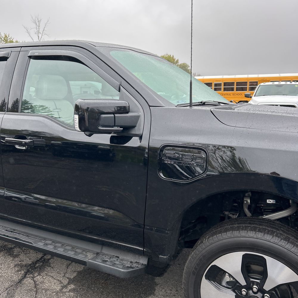 2022 Ford F-150 Lightning Platinum