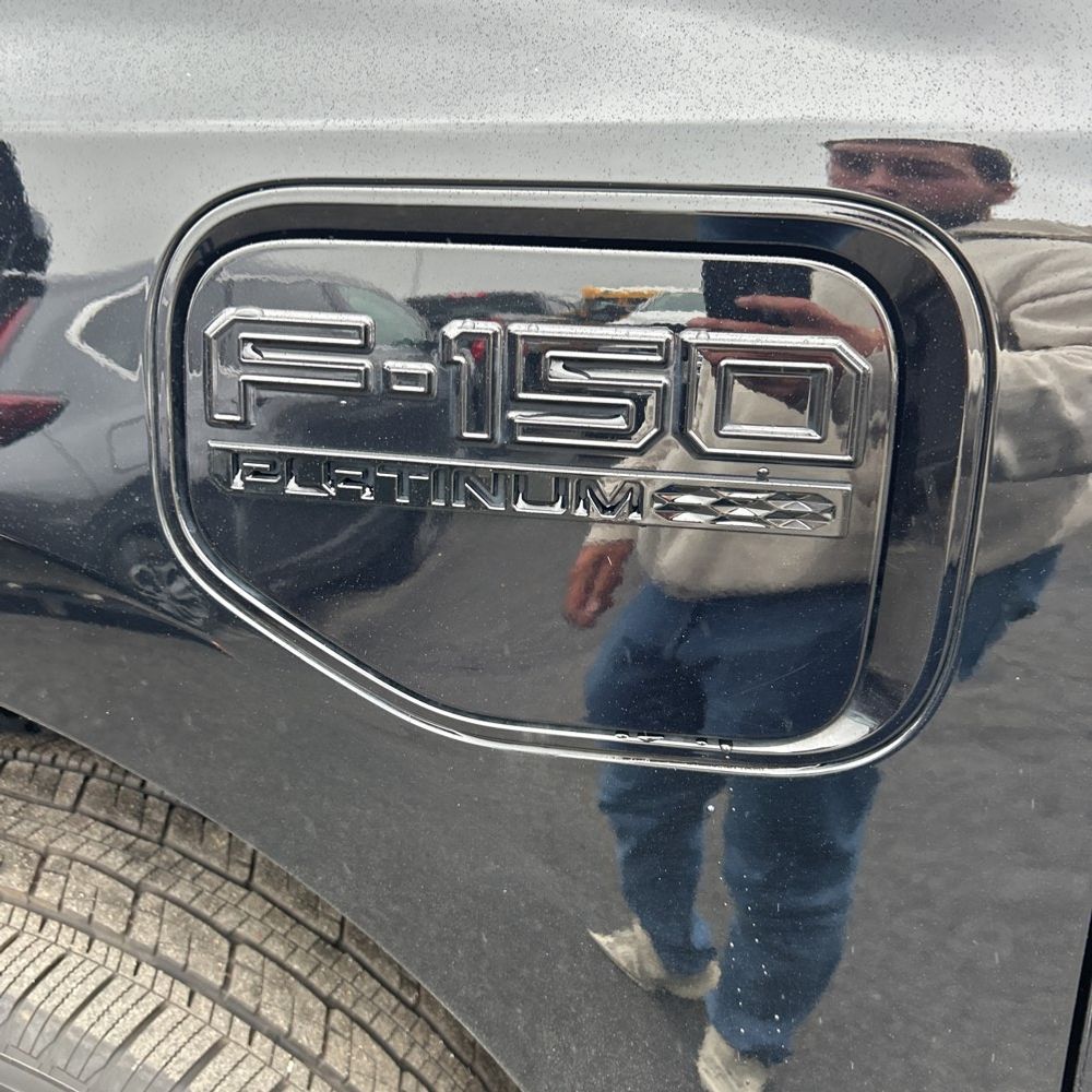 2022 Ford F-150 Lightning Platinum