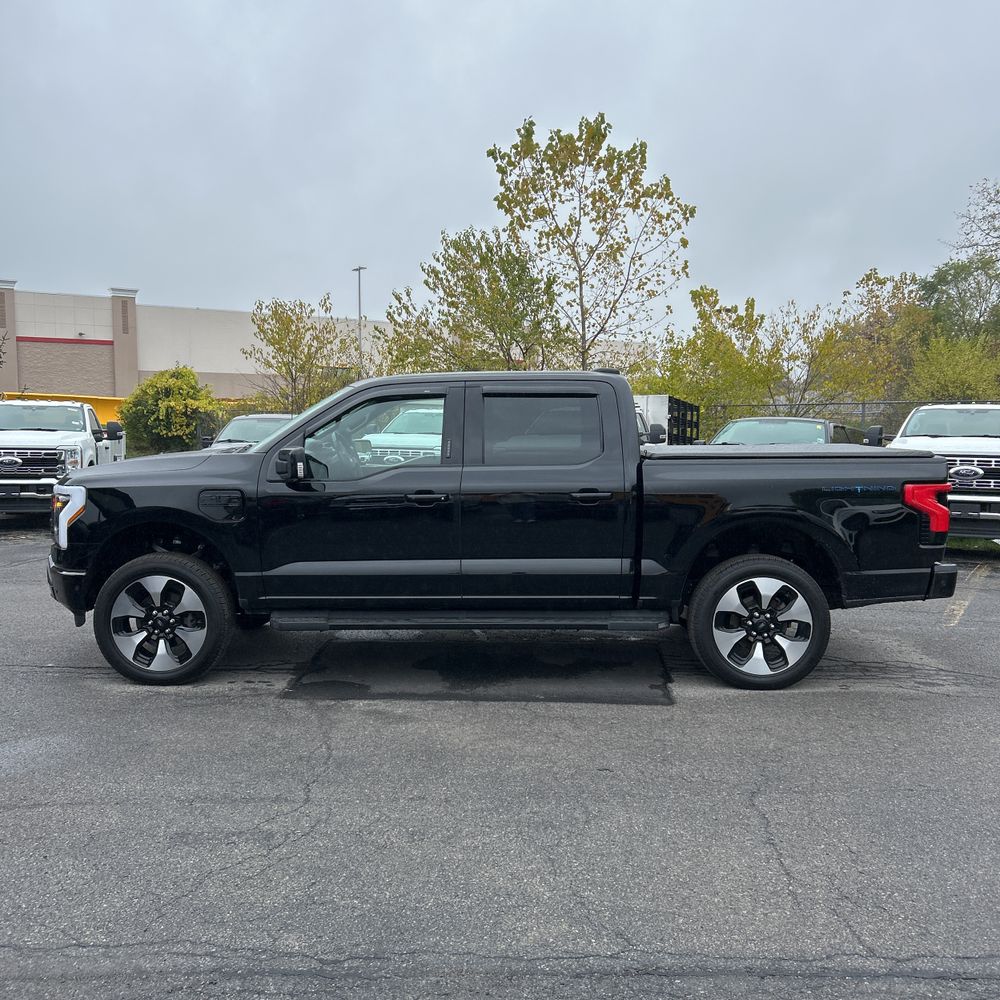 2022 Ford F-150 Lightning Platinum