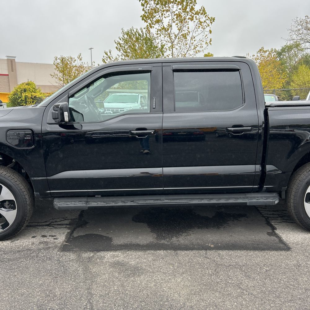 2022 Ford F-150 Lightning Platinum