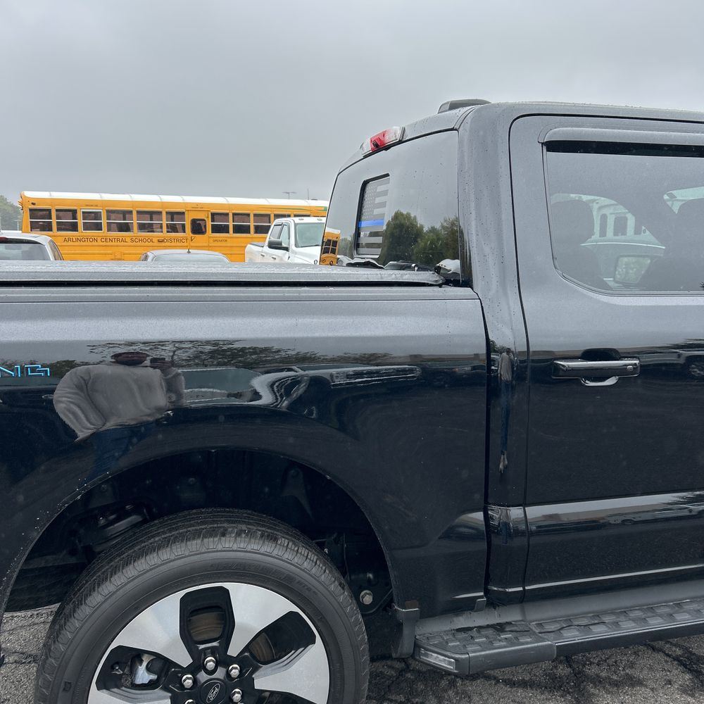 2022 Ford F-150 Lightning Platinum