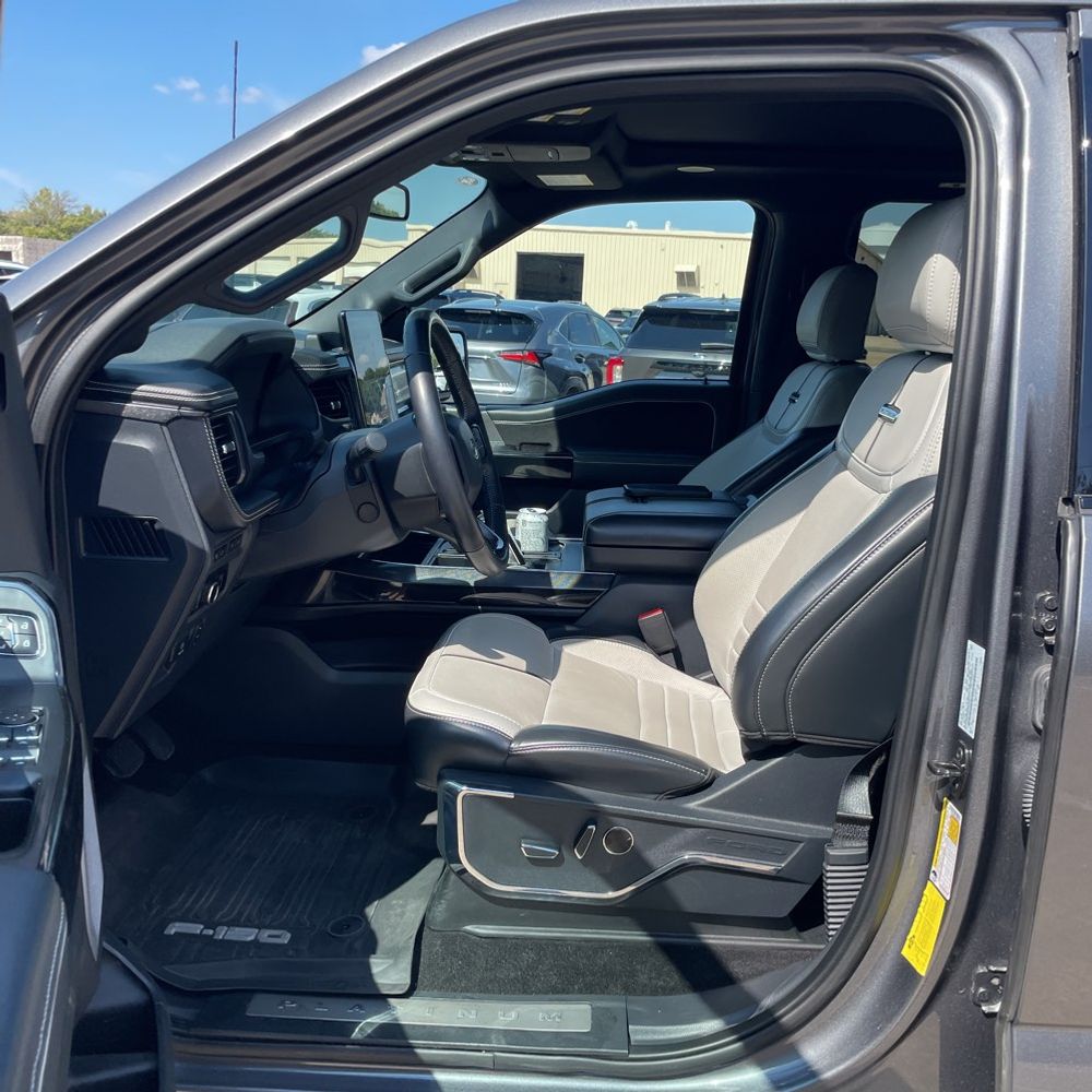 2023 Ford F-150 Lightning Platinum