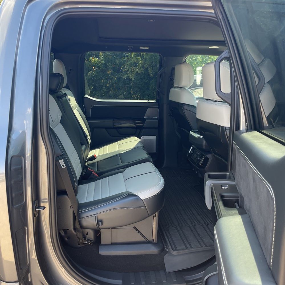 2023 Ford F-150 Lightning Platinum