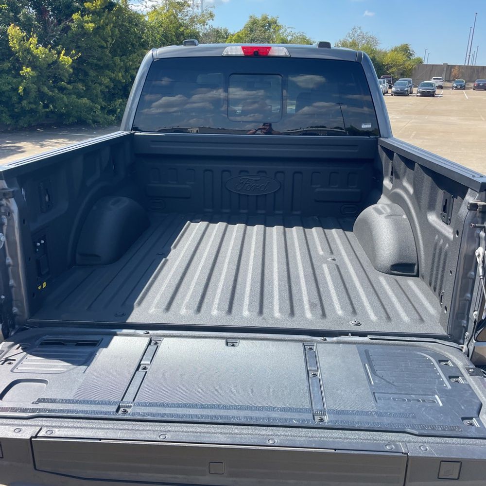 2023 Ford F-150 Lightning Platinum