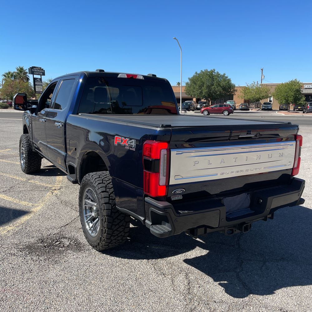 2023 Ford F250 S/D Platinum