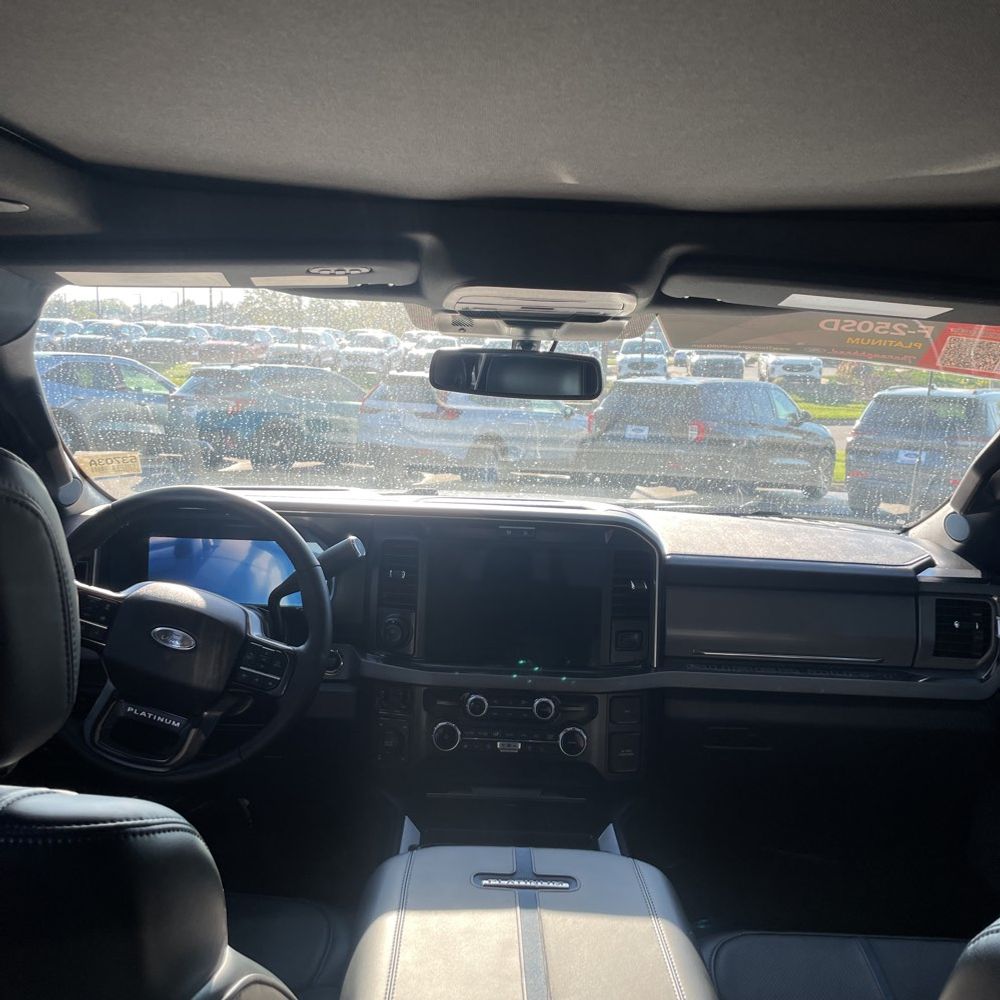 2025 Ford F-250 Super Duty Platinum