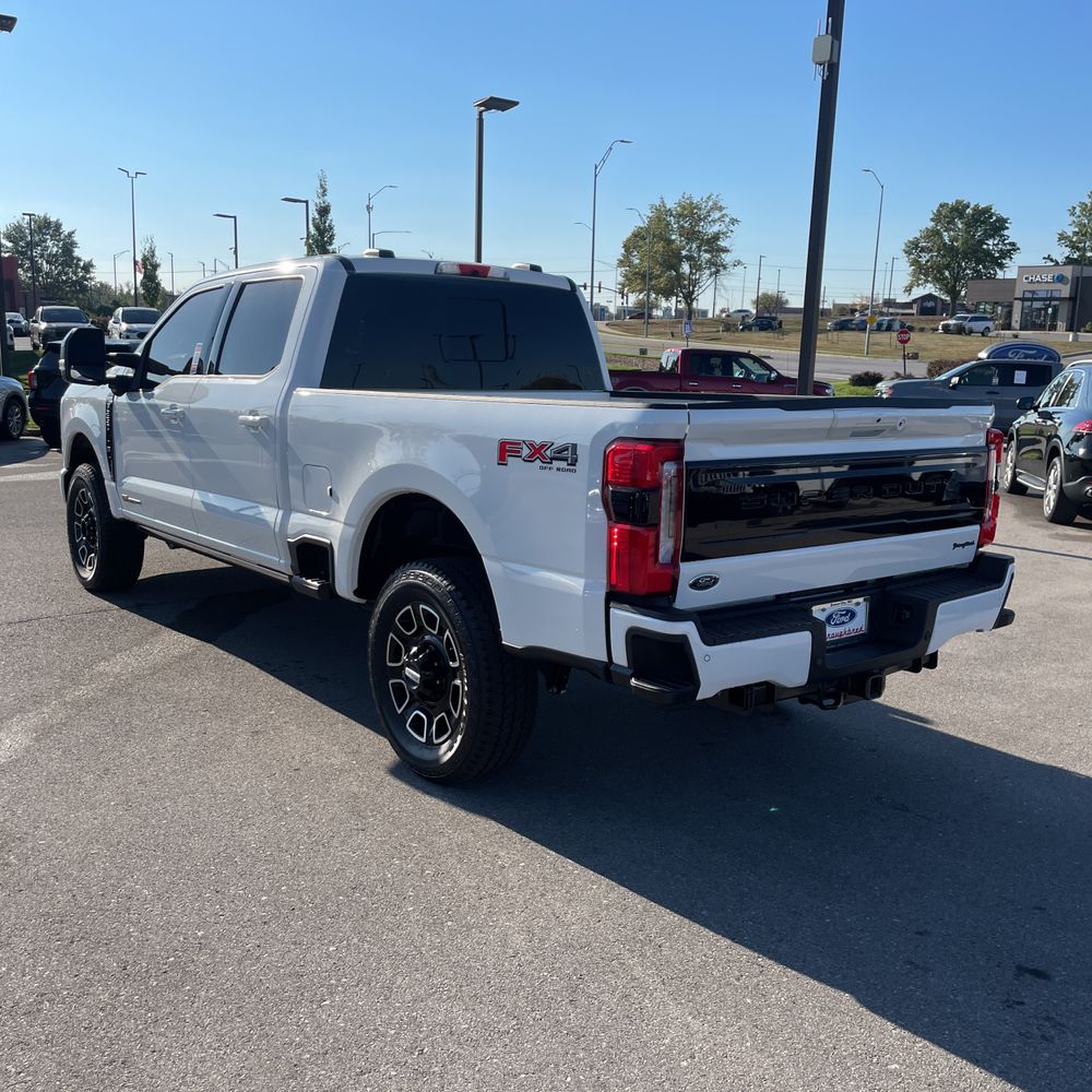 2025 Ford F-250 Super Duty Platinum