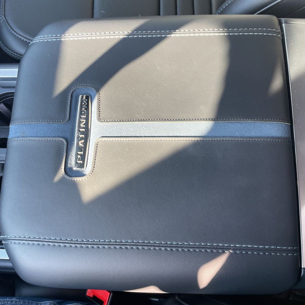 2025 Ford F-250 Super Duty Platinum