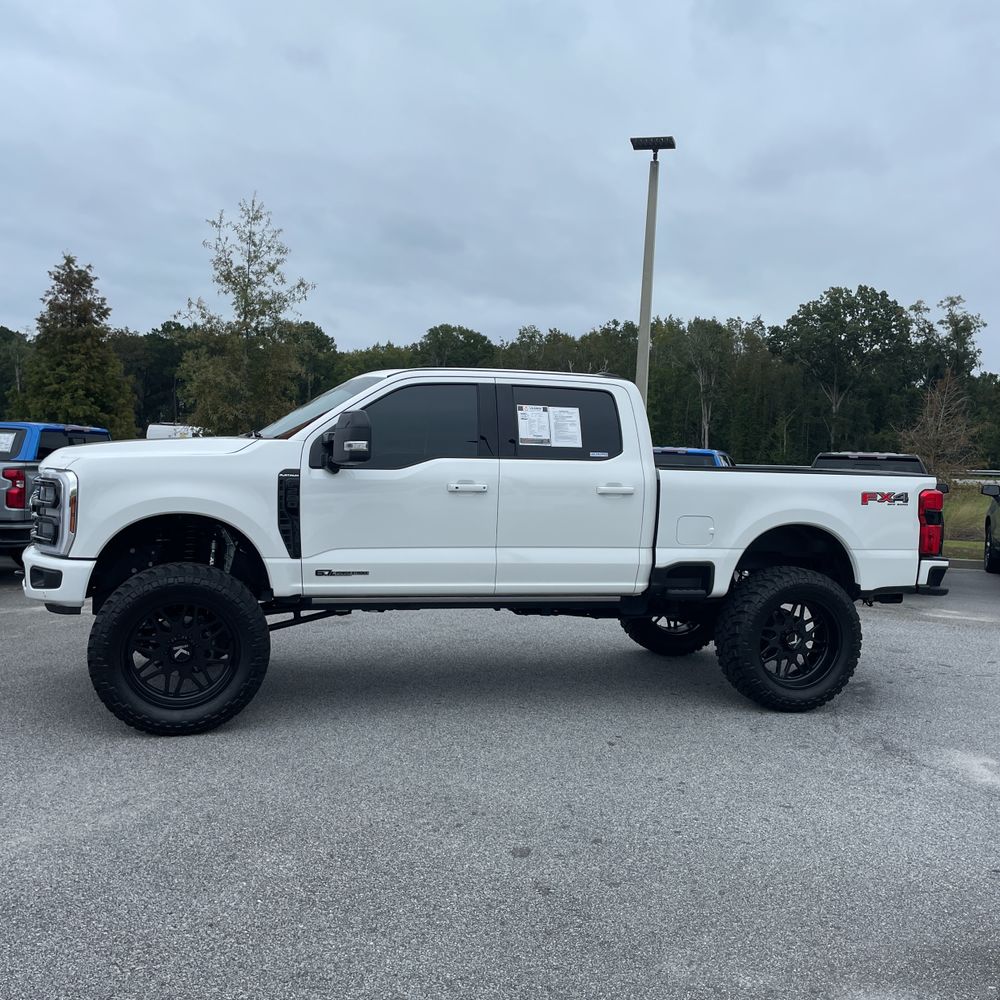 2025 Ford F-250 Super Duty Platinum