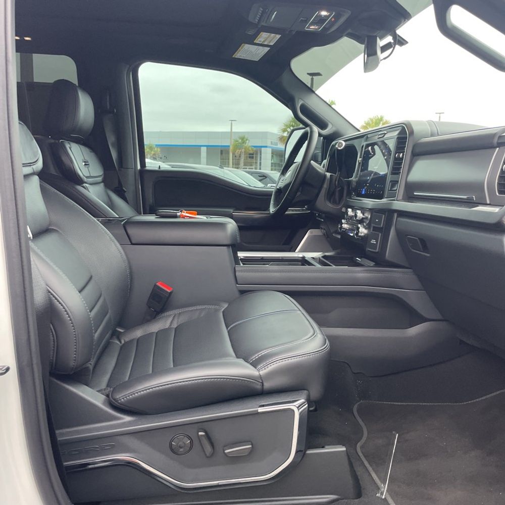 2025 Ford F-250 Super Duty Platinum