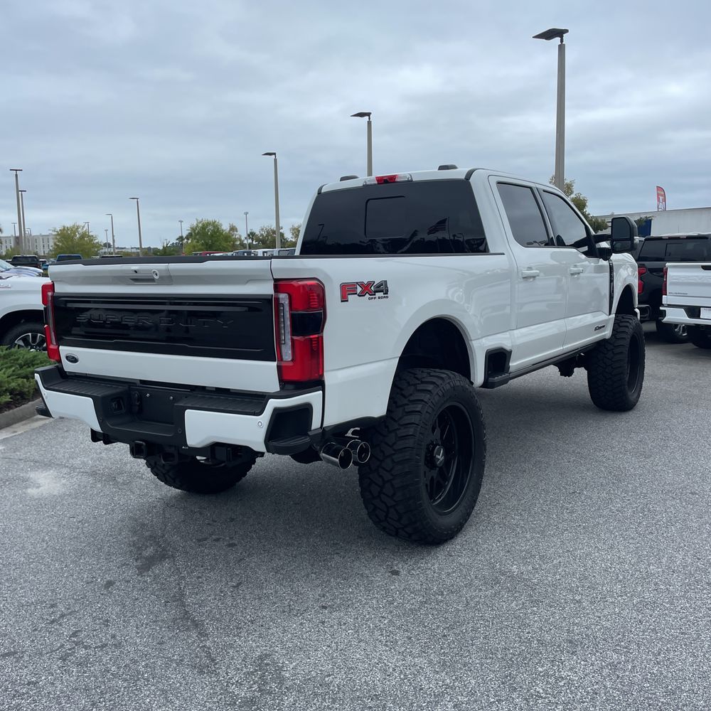2025 Ford F-250 Super Duty Platinum