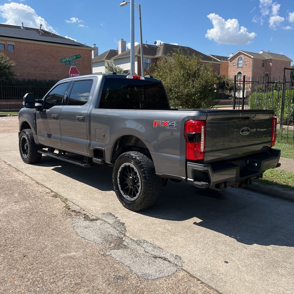 2023 Ford F-250 Super Duty Lariat