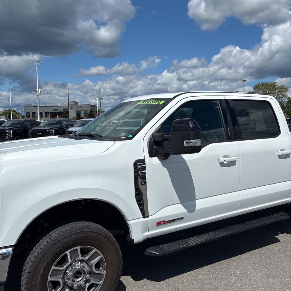 2024 Ford F350 S/D Lariat