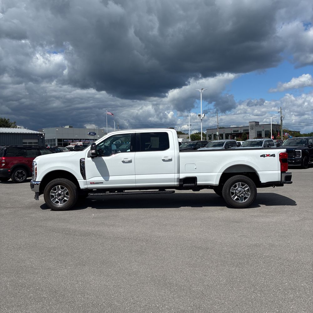 2024 Ford F350 S/D Lariat