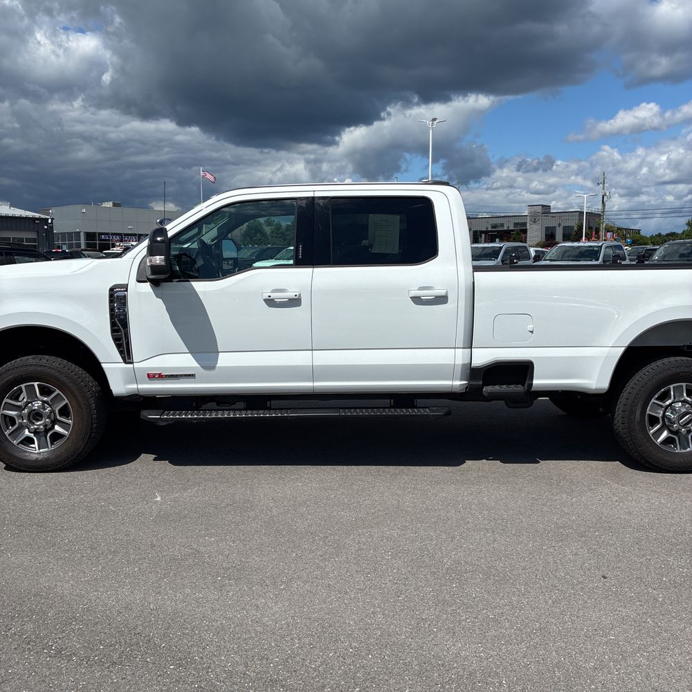 2024 Ford F350 S/D Lariat