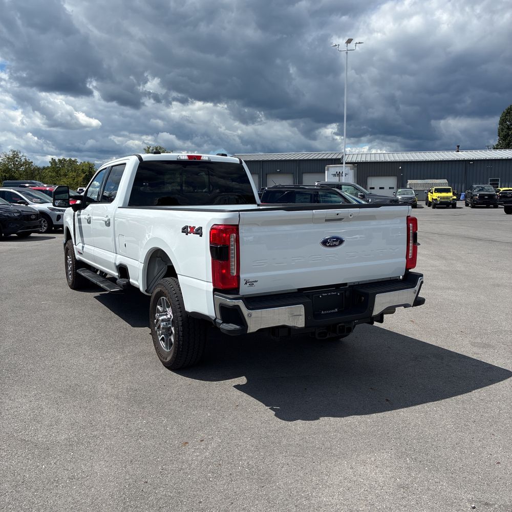 2024 Ford F350 S/D Lariat