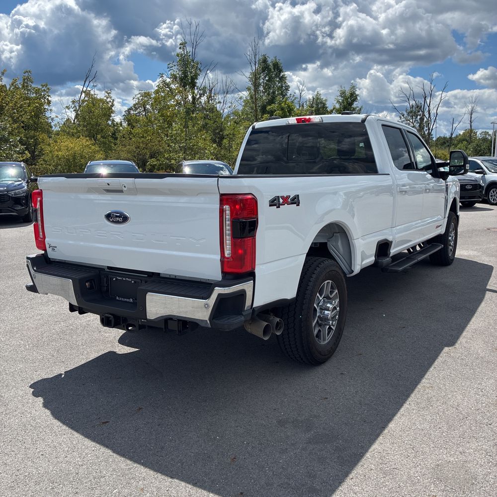 2024 Ford F350 S/D Lariat