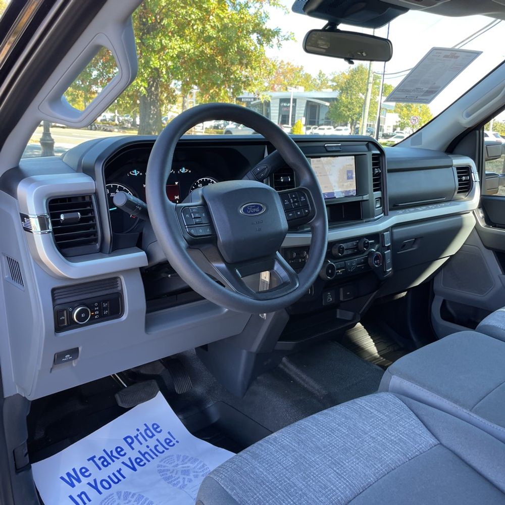 2025 Ford F-350 Super Duty XLT