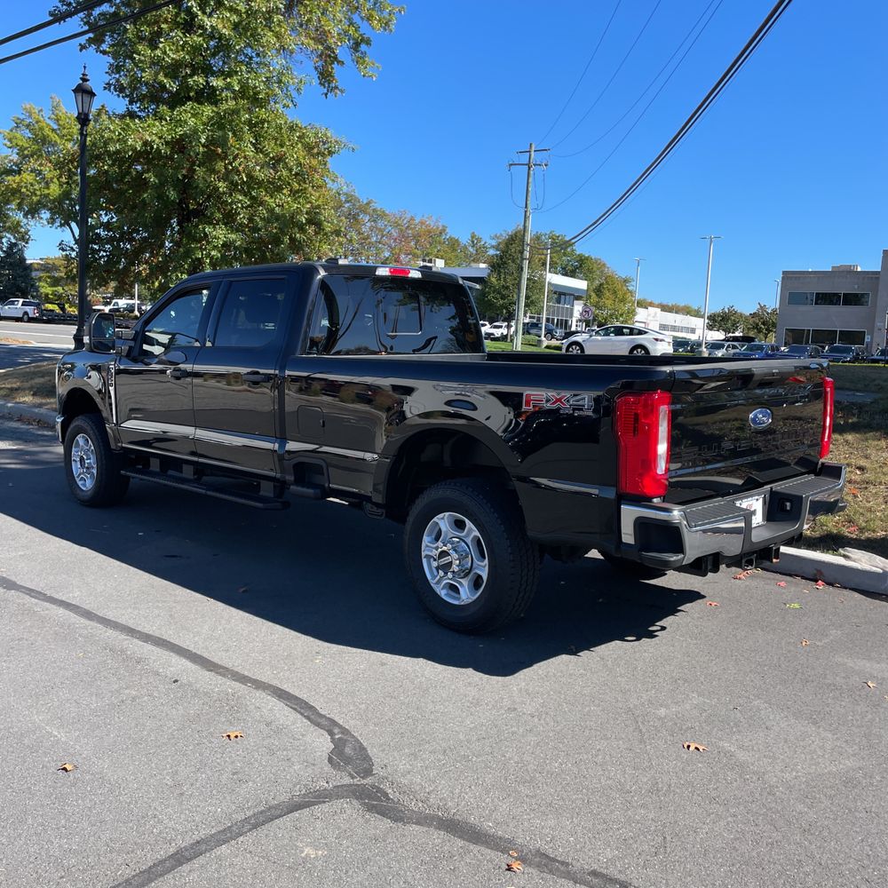 2025 Ford F-350 Super Duty XLT