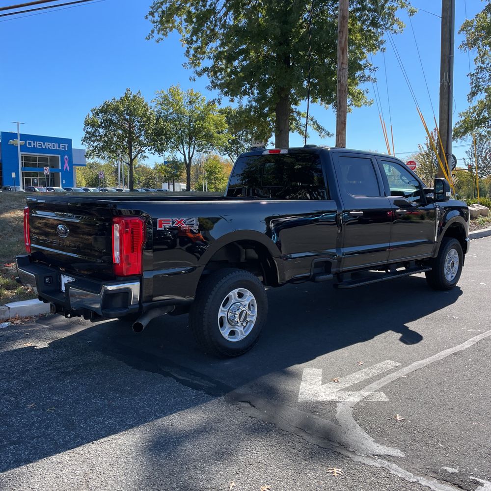 2025 Ford F-350 Super Duty XLT