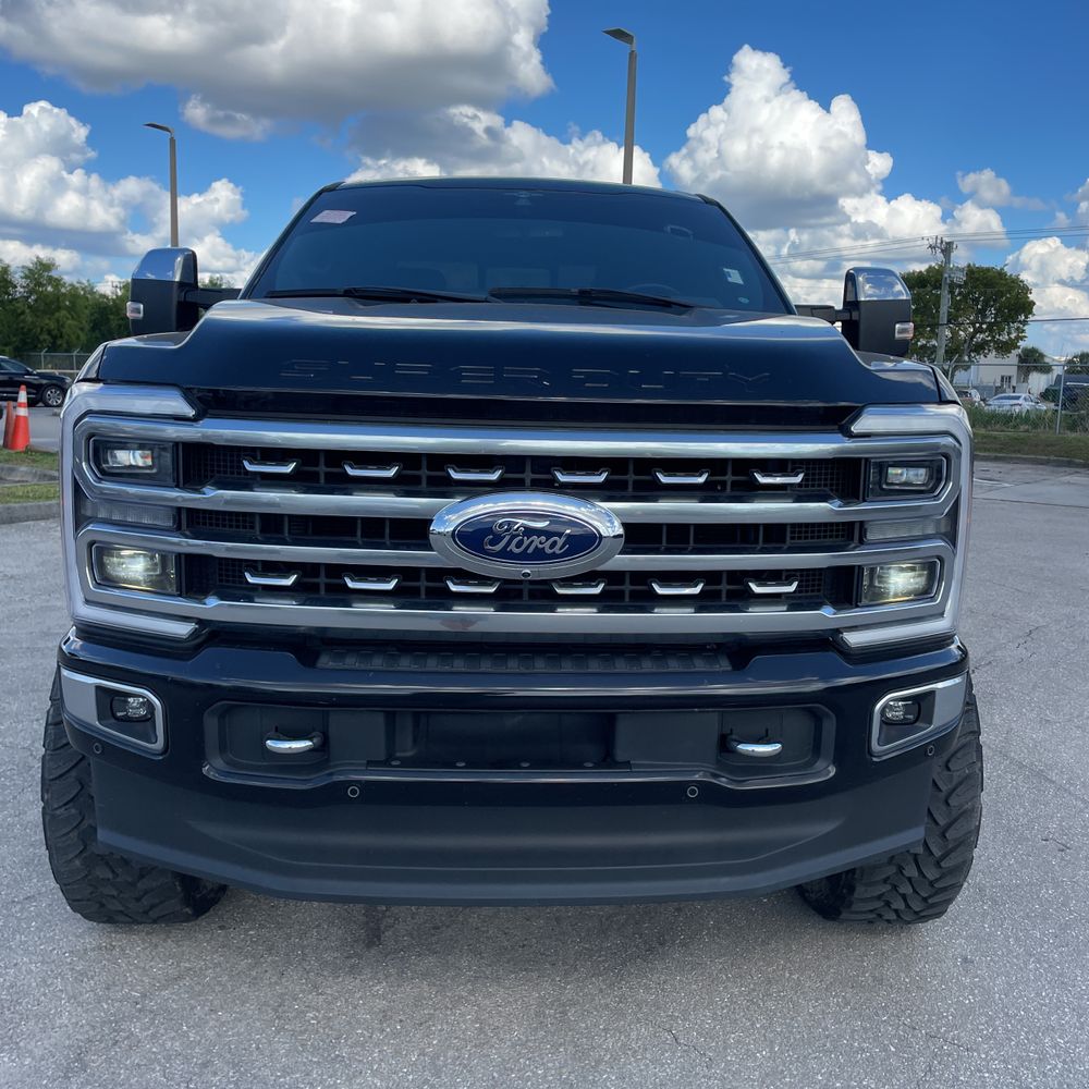 2023 Ford F-350 Super Duty Platinum