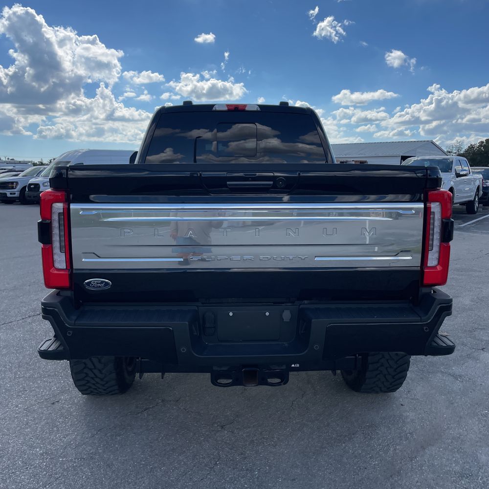 2023 Ford F-350 Super Duty Platinum