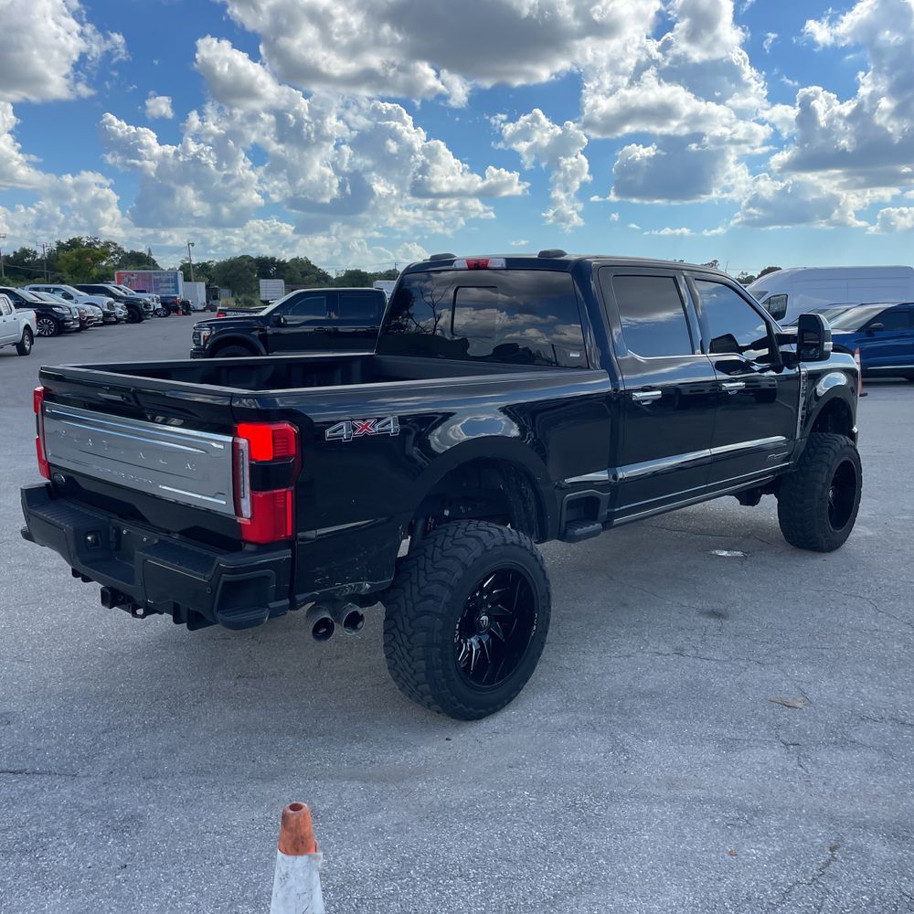 2023 Ford F-350 Super Duty Platinum