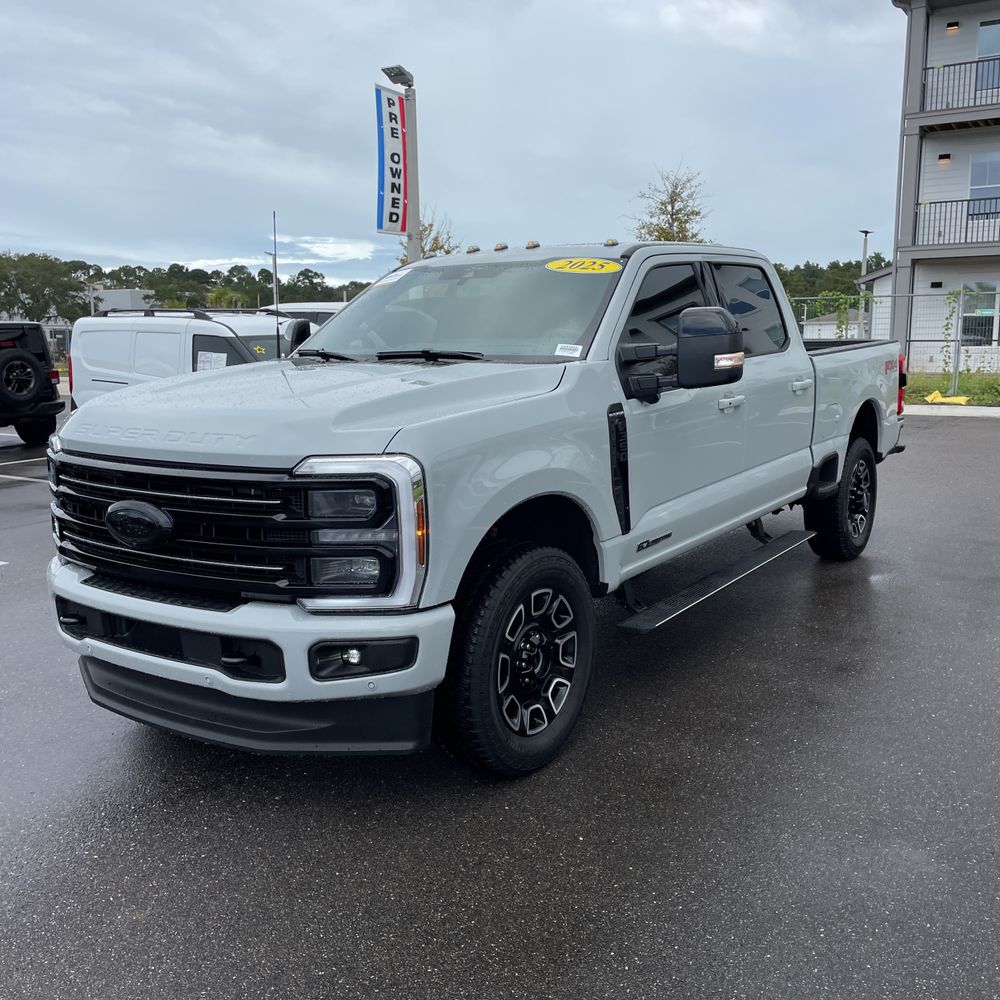 2025 Ford F-350 Super Duty Platinum