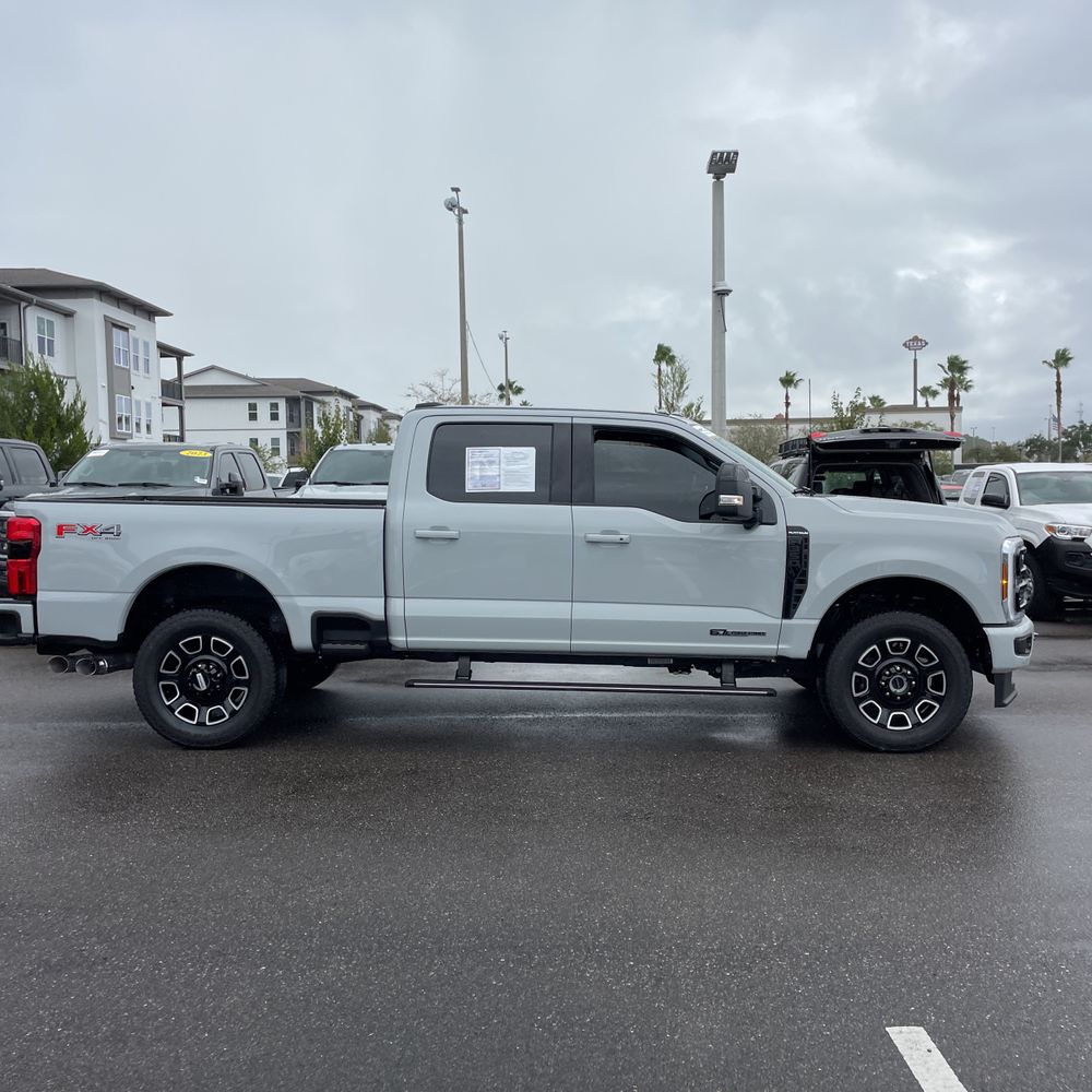 2025 Ford F-350 Super Duty Platinum