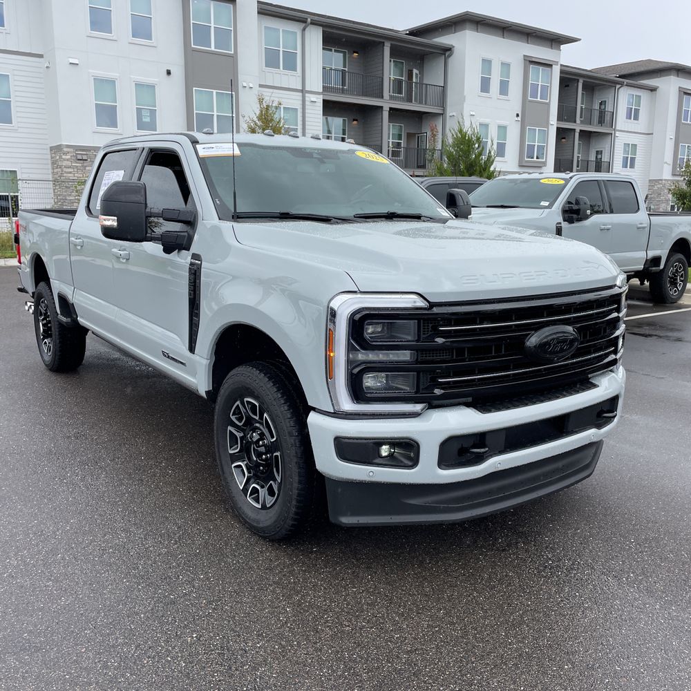 2025 Ford F-350 Super Duty Platinum