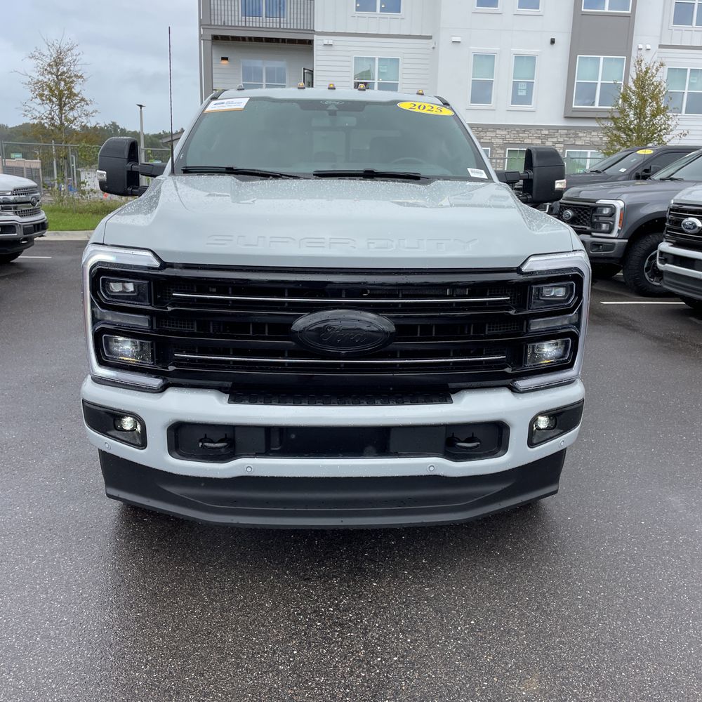 2025 Ford F-350 Super Duty Platinum