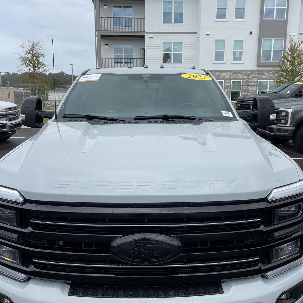 2025 Ford F-350 Super Duty Platinum