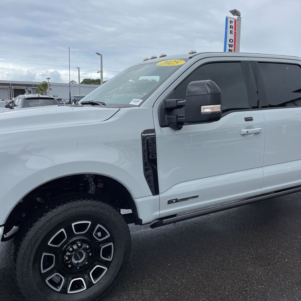 2025 Ford F-350 Super Duty Platinum